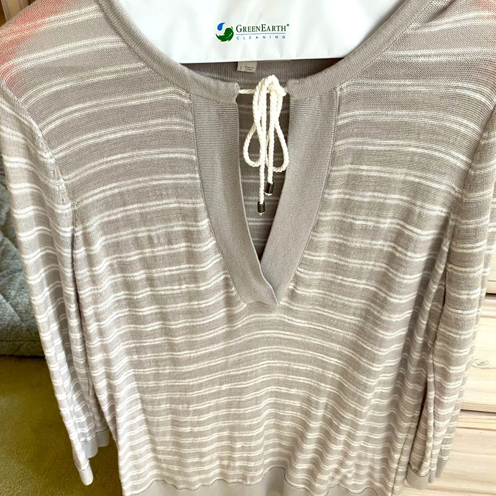 Light stripped sweater